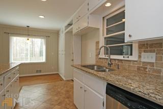 55 Willow Springs Ln, Roswell, GA 30075-4847