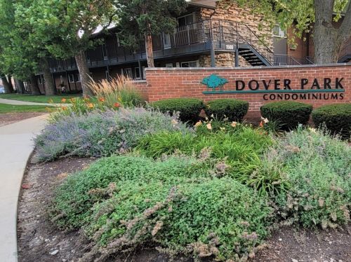 1815 Whitechapel Dr, Mount Prospect, IL 60056-4780