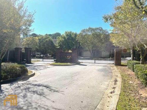 756 Celeste Ln, Atlanta GA  30331-8606 exterior