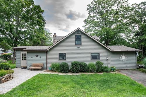 10 Lake Shore Dr, Middlefield, CT 06455-1053
