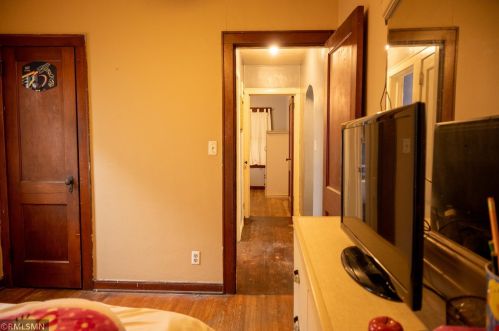 1055 Farrington St, Saint Paul MN  55117-5103 exterior