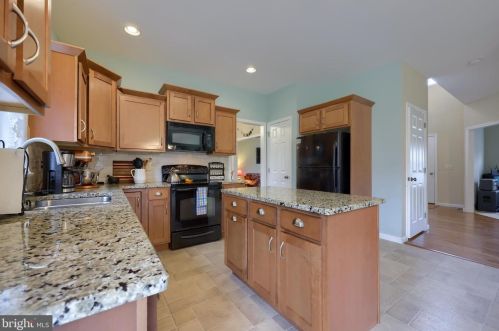 22 Garden Dr, Ephrata, PA 17522-9167