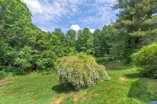 1474 Minor Ridge Ct, Charlottesville VA  22901-1630 exterior