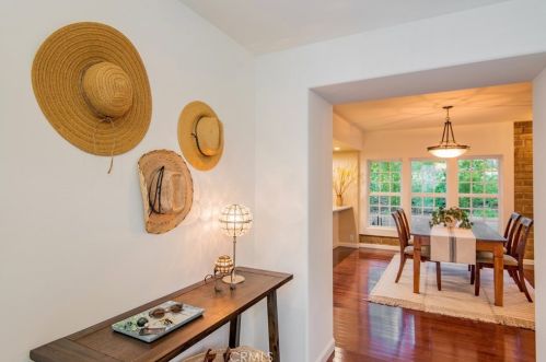 2717 Maiden Ln, Altadena, CA 91001-2015