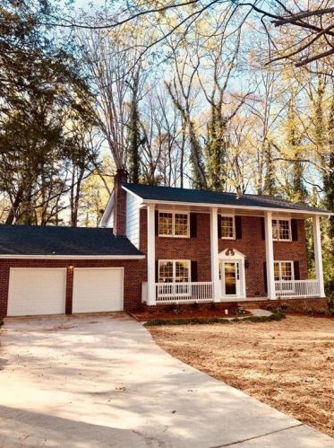 978 Abingdon Ct, Stone Mountain, GA 30083-2472
