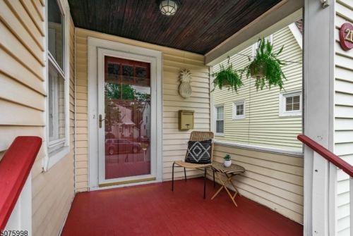 211 Jacoby St, Maplewood, NJ 07040-3305
