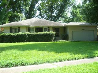 381 Albert Ave, Shreveport LA  71105-2905 exterior