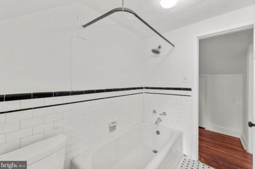 821 Bonifant St, Silver Spring MD 20910-5530 exterior