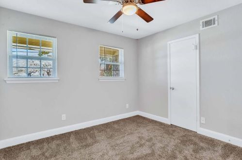 1906 Gross Rd, Dallas TX  75228-4767 exterior