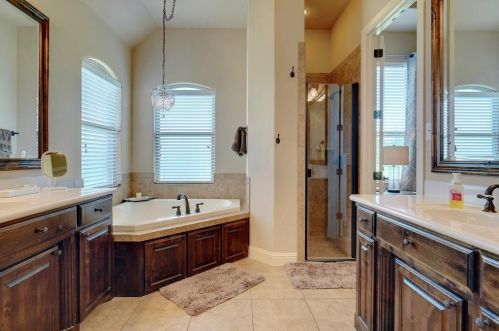 7012 Katie Corral Dr, Fort Worth TX  76126-6440 exterior