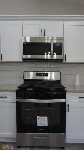 3260 Creekwood Dr, Rex GA  30273-2121 exterior