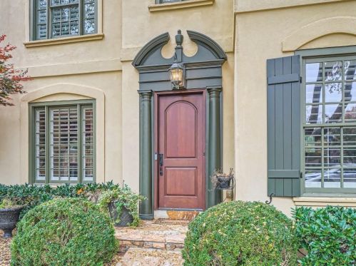 13 Conifer Cir, Atlanta GA  30342-4303 exterior