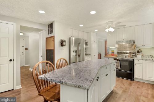 5734 Heming Ave, Springfield, VA 22151-2713