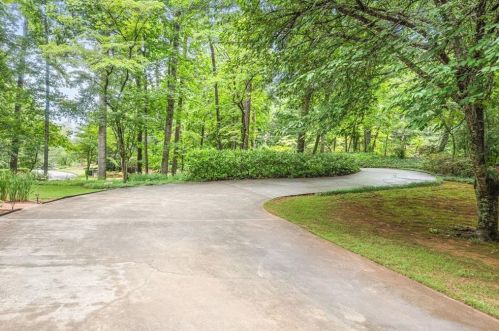 152 Burdette Rd, Atlanta GA  30327-4804 exterior