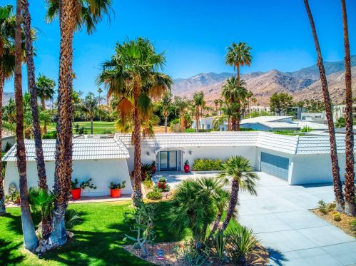 345 Santiago Way, Palm Springs, CA 92264-9435