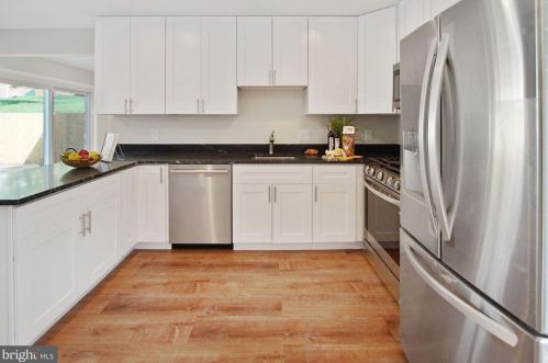 11413 Fairoak Dr, Silver Spring MD 20902-3137 exterior