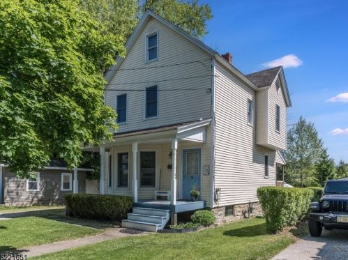 5 Pine St, Fredon, NJ 07860-2411