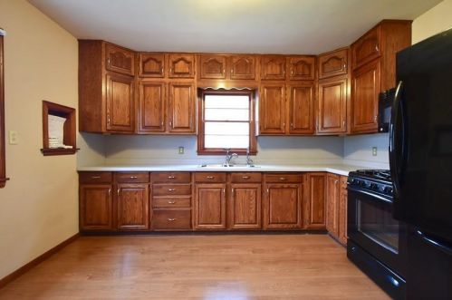 106 4th St, Goodhue, MN 55027-8902