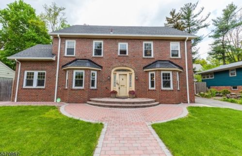 11 Highland Pl, Town Center, NJ 07052-4845