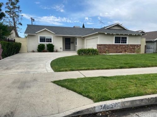 14657 Novice St, Van Nuys, CA 91402-1014