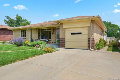 1380 Gray St, Denver, CO 80232-5852