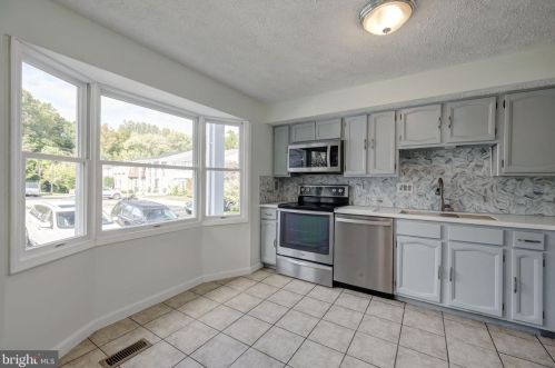 8108 Steeple Chase Ct, Springfield VA  22153-3615 exterior