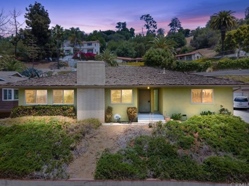 11511 Scenic Dr, Whittier, CA 90601-2220