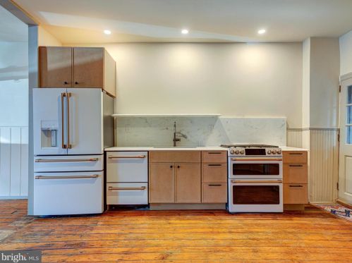 1439 Howard St, Philadelphia PA  19122-3905 exterior