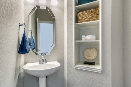 3827 Azure Ln, Addison TX 75001-3105 exterior