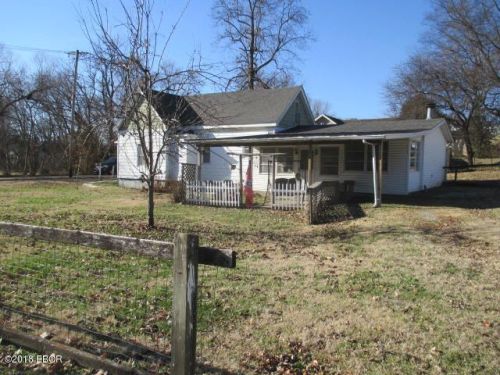 316 Chestnut St, Anna, IL 62906-1806