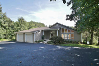 325 Crafts Ford Ct, Wirtz, VA 24184-3672