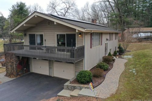 200 Pattonwood Dr, Southington, CT 06489-1613