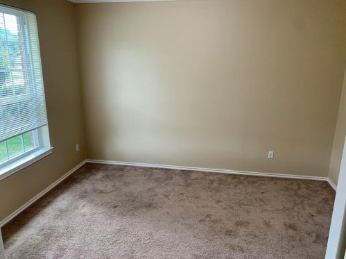 208 Coneflower Dr, Uhland TX  78640-5735 exterior