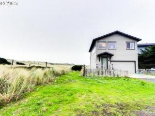 1250 6th St, Bandon, OR