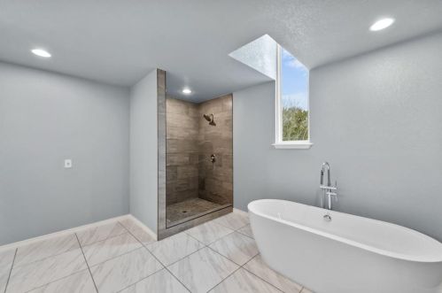 3824 Kimbo Rd, Fort Worth TX 76111-6209 exterior