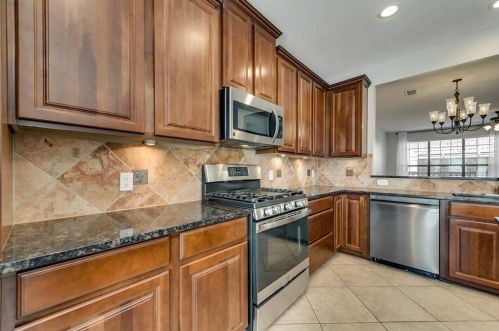 1511 Biltmore Ln, Irving TX  75063-3423 exterior