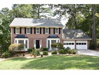 9135 Eves Cir, Roswell, GA 30076-4408