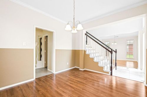 1905 Kerr Ct, Carrollton TX 75010-3208 exterior