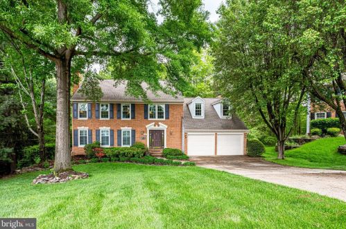 11967 Grey Squirrel Ln, Herndon, VA 20194-1726