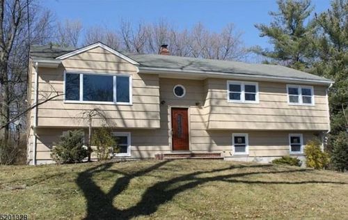 12 Lord Stirling Dr, Parsippany, NJ 07054-4310