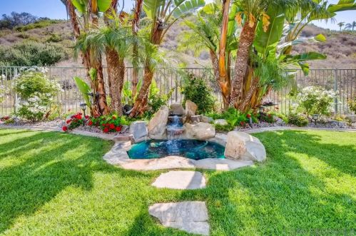 6474 Willow Pl, Carlsbad, CA 92011-4212