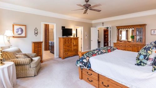 1512 Markan Dr, Atlanta GA  30306-2226 exterior