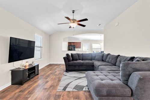 2248 Old Leonard St, Fort Worth TX  76119-5542 exterior