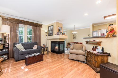 89 Waterbury Cir, Oswego, IL 60543-7929