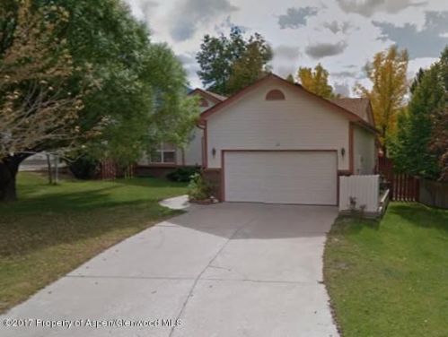 32 Pinyon Pl, Parachute, CO 81635-9526