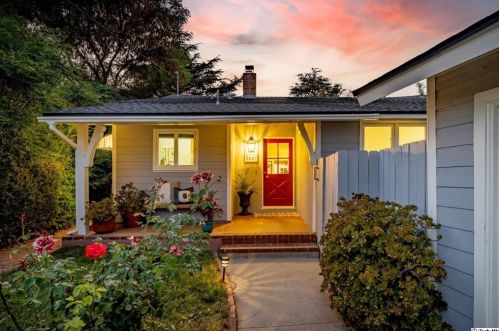 5021 Dunsmore Ave, Glendale CA  91214-1108 exterior