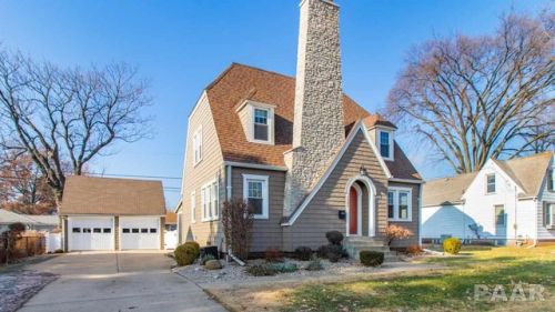 1505 8th St, Pekin, IL 61554-2104