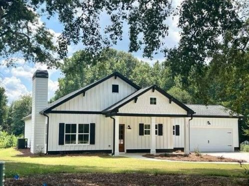 283 Live Oak Ln, Comer, GA 30629-3268