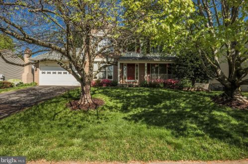 1476 Powells Tavern Pl, Herndon VA  20170-2880 exterior