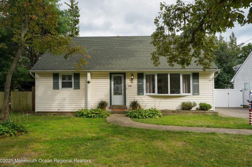 1308 Cottage Pl, Point Pleasant Beach, NJ 08742-4036